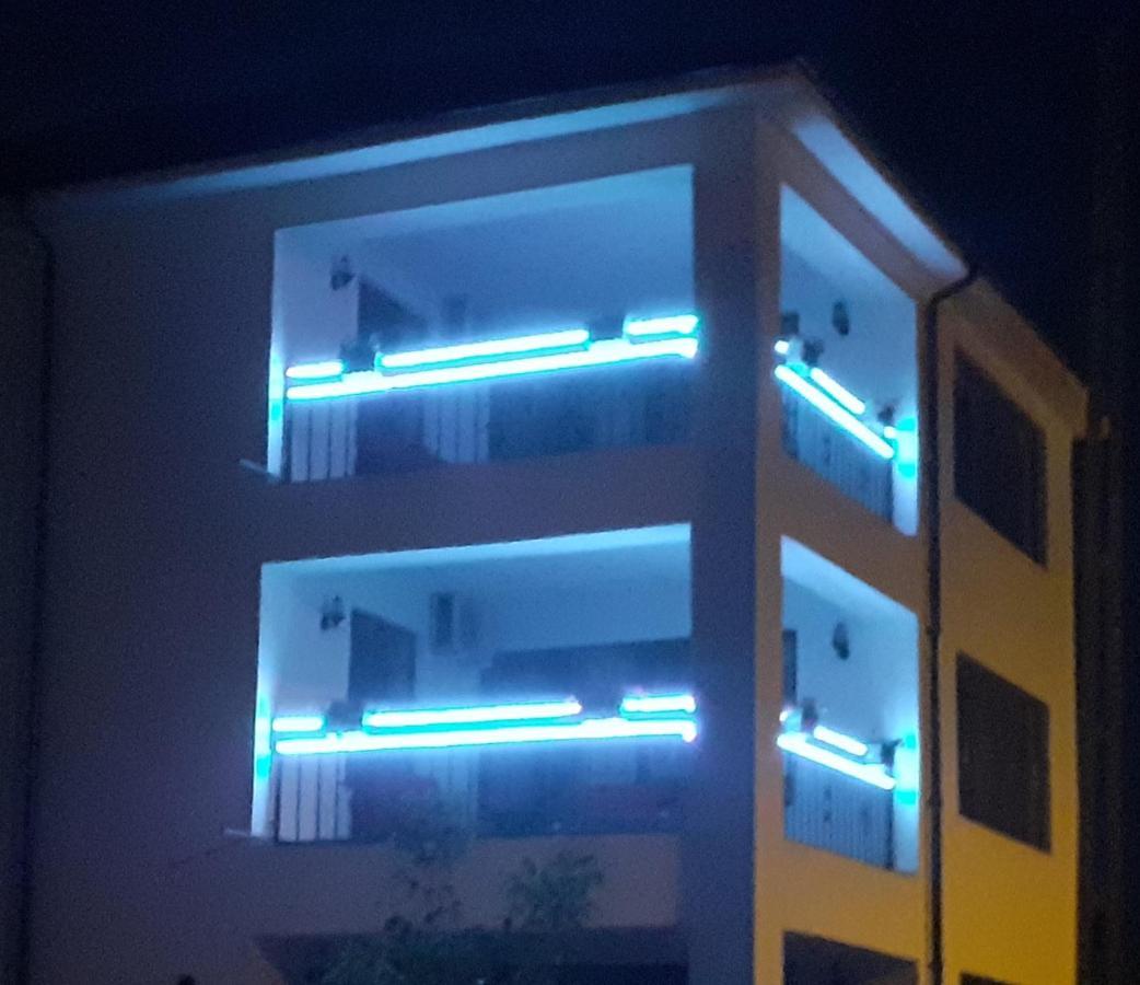 Splendid Aparthotel Navodari Bagian luar foto